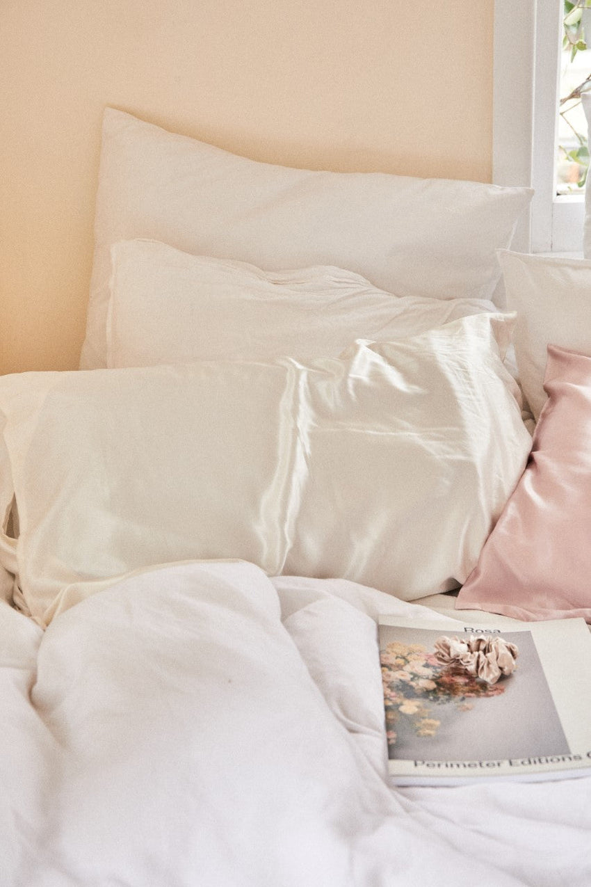 The Luxe - Two Silk Pillowcases & Sleep Mist